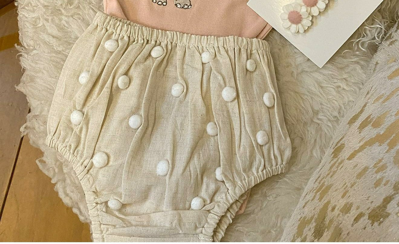 Pom-Pom Diaper Cover (White)