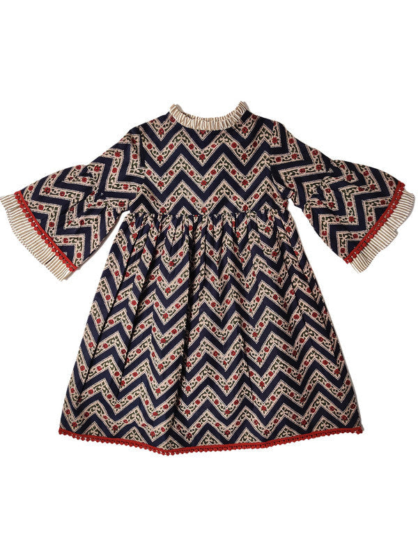 Bell-Sleeves Zig-Zag Dress