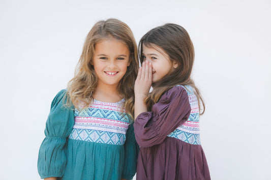 The complete guide to twinning outfits for siblings