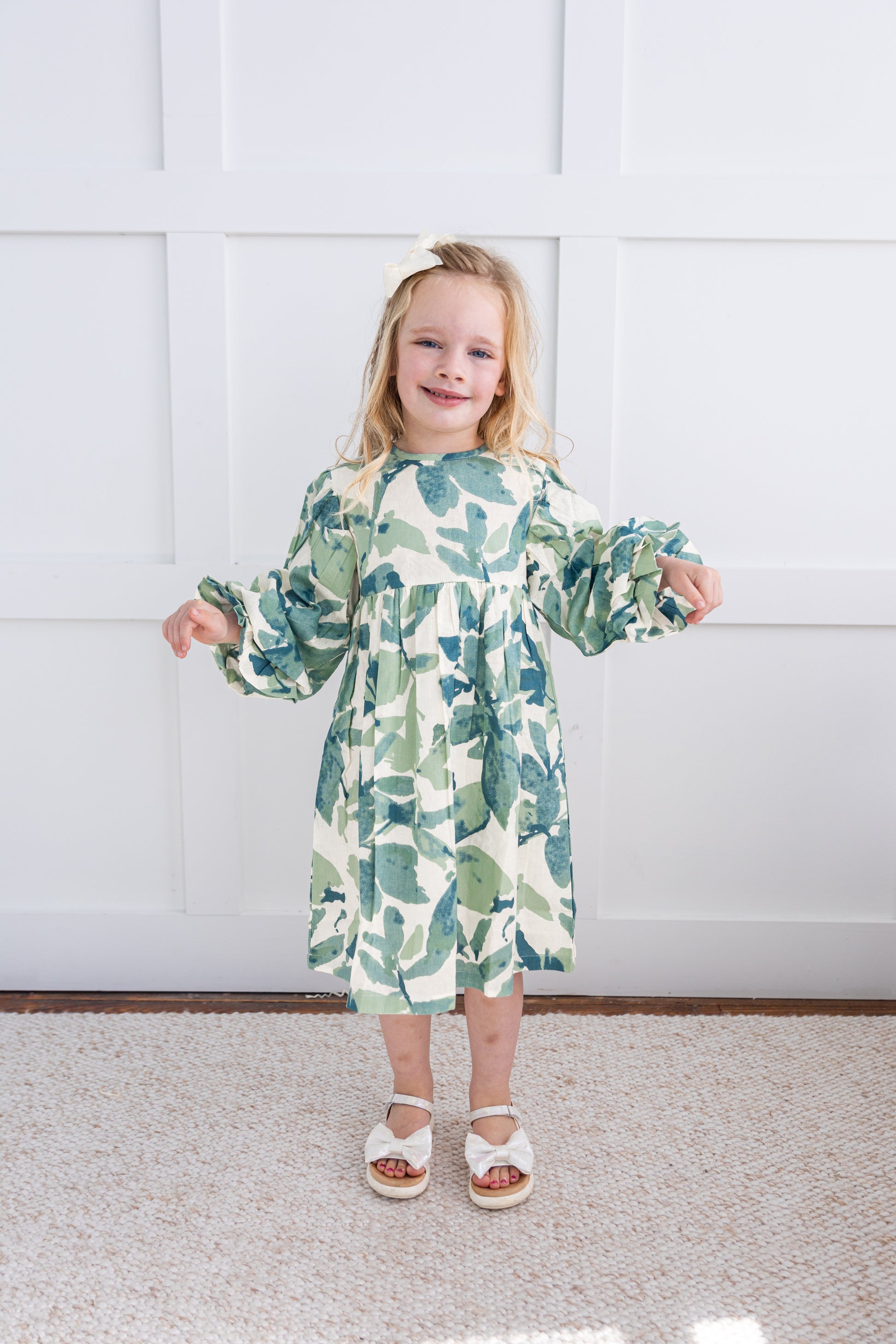 sage-Green Leaf Printed Sleeve Gathered Dress sage-Green Leaf Printed Sleeve Gathered Dress