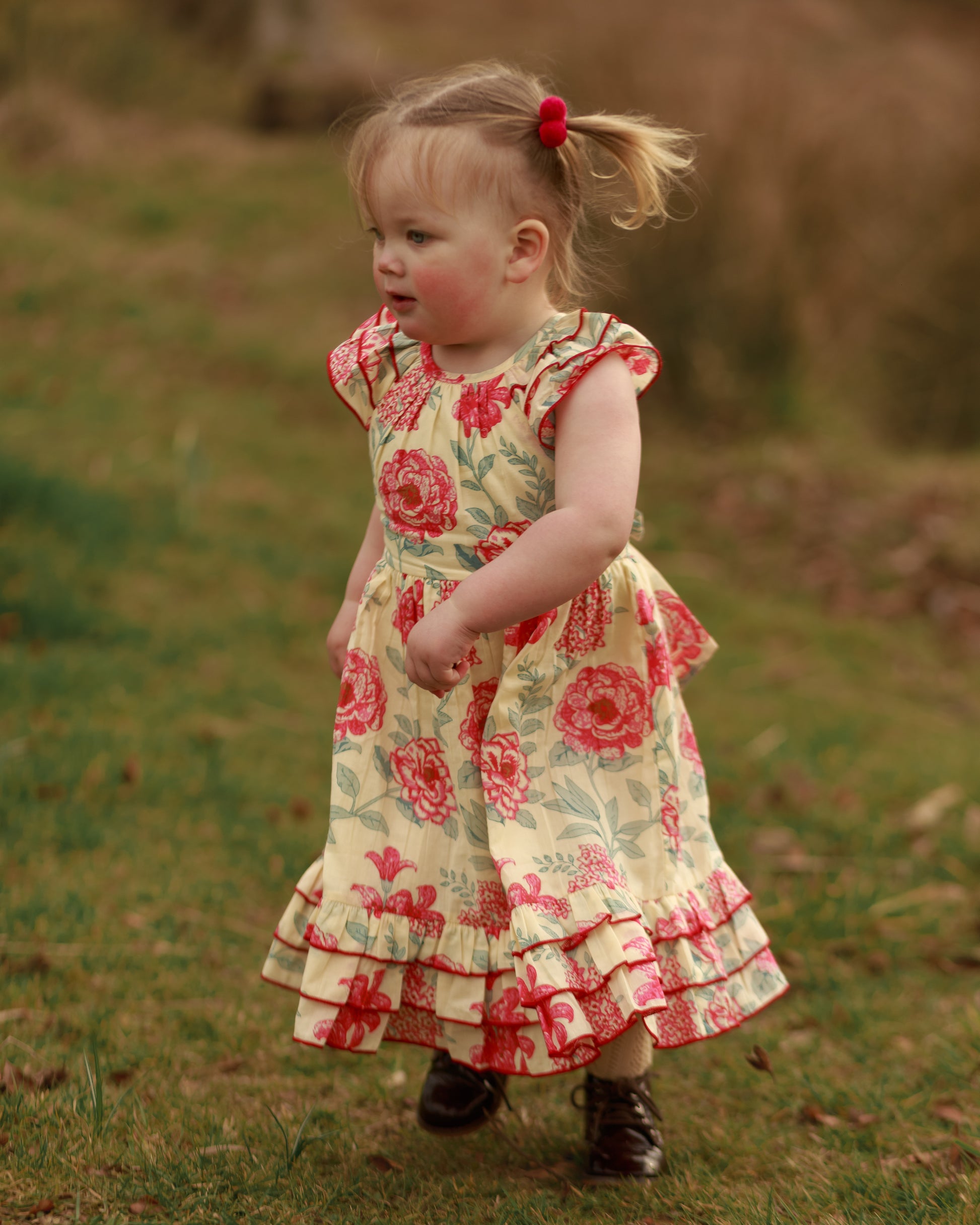 Adorable Red Floral Kids' Dress with Cap Sleeves and Frill Layers
