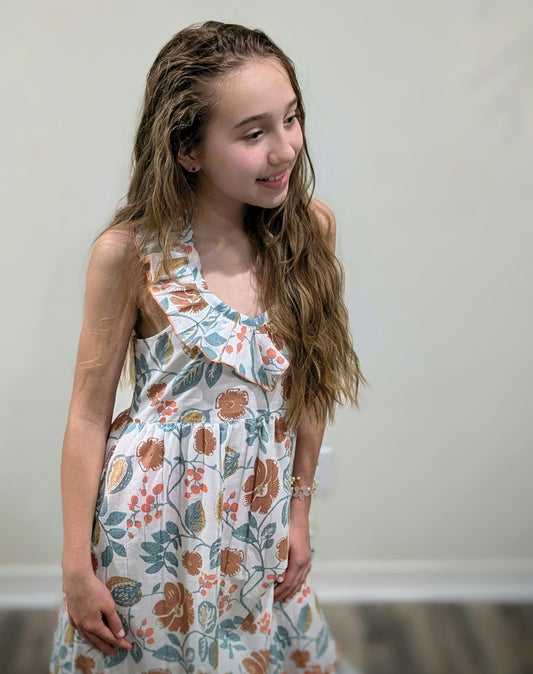 Stylish Kids' Sleeveless Dress with Frill & Ruffle Accents - White & Sage Floral Print