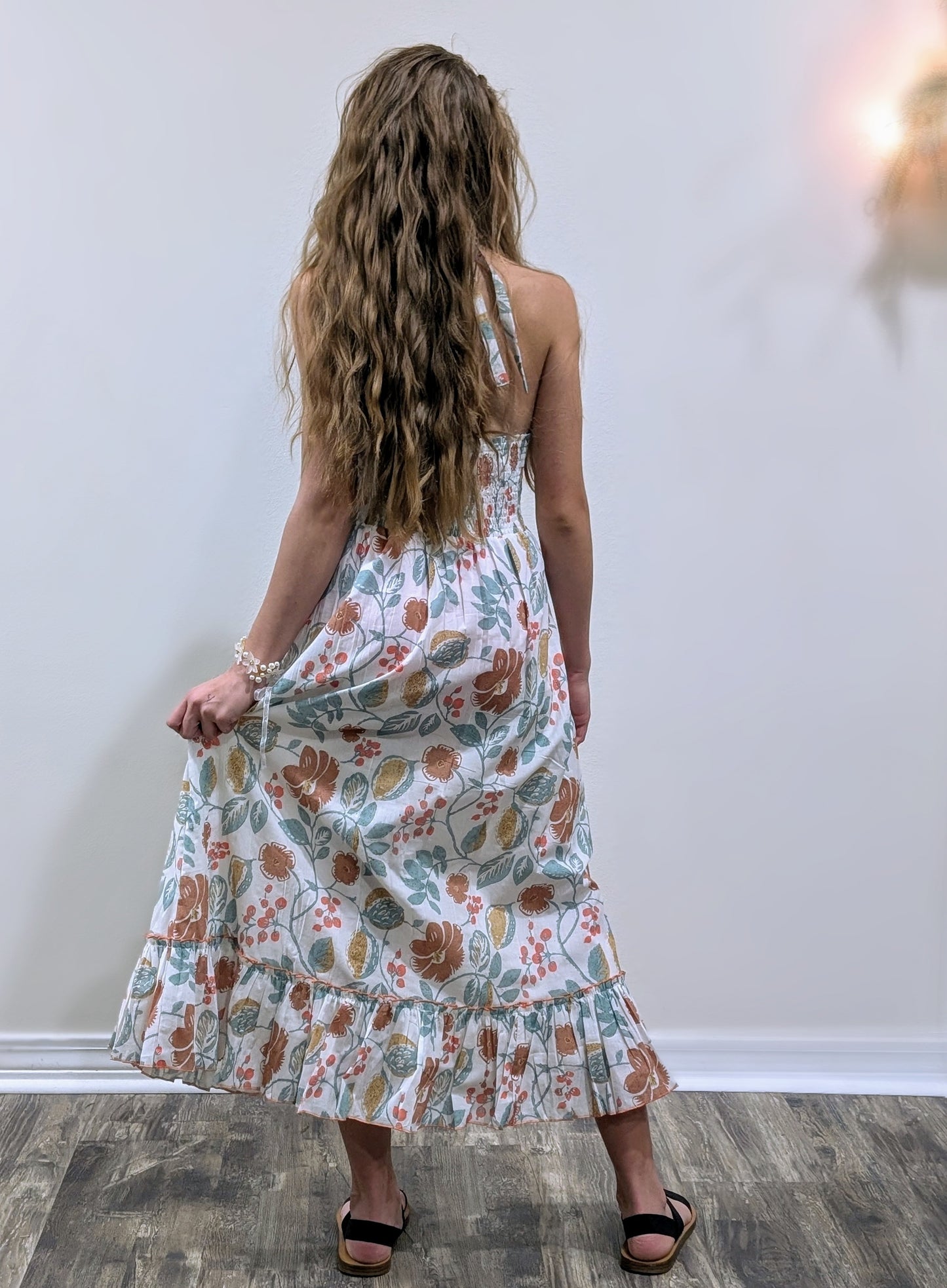 Stylish Kids' Sleeveless Dress with Frill & Ruffle Accents - White & Sage Floral Print