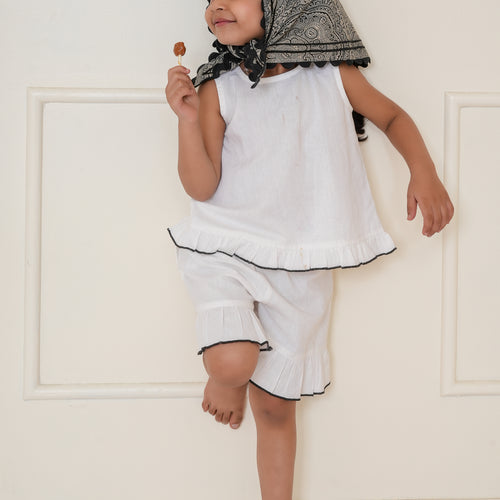 Frill Top and Shorts Set : WHITE : Infant : Toddler : Tween