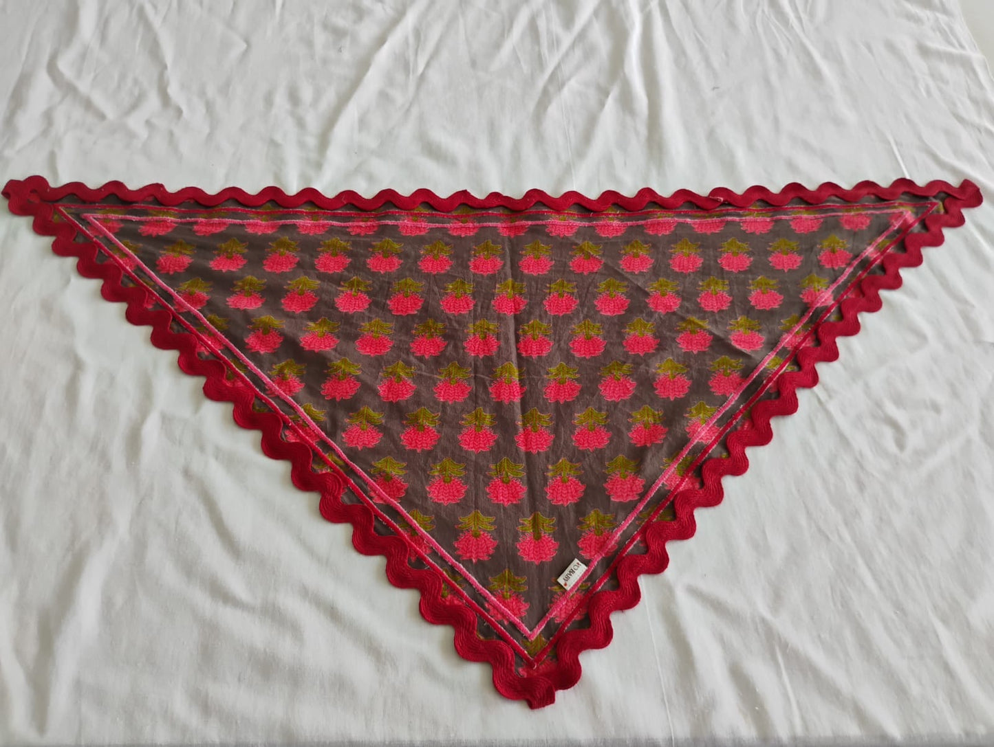 Embroidered Triangle Scarf : RED : One Size