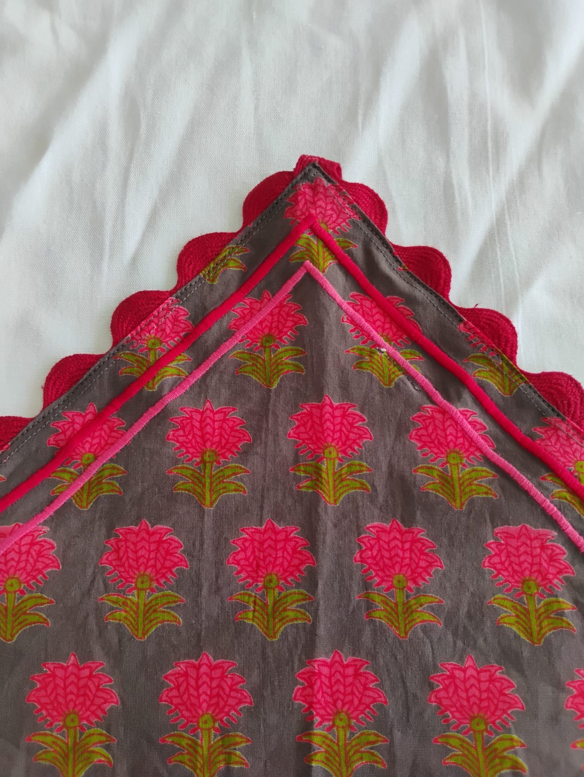 Embroidered Triangle Scarf : RED : One Size