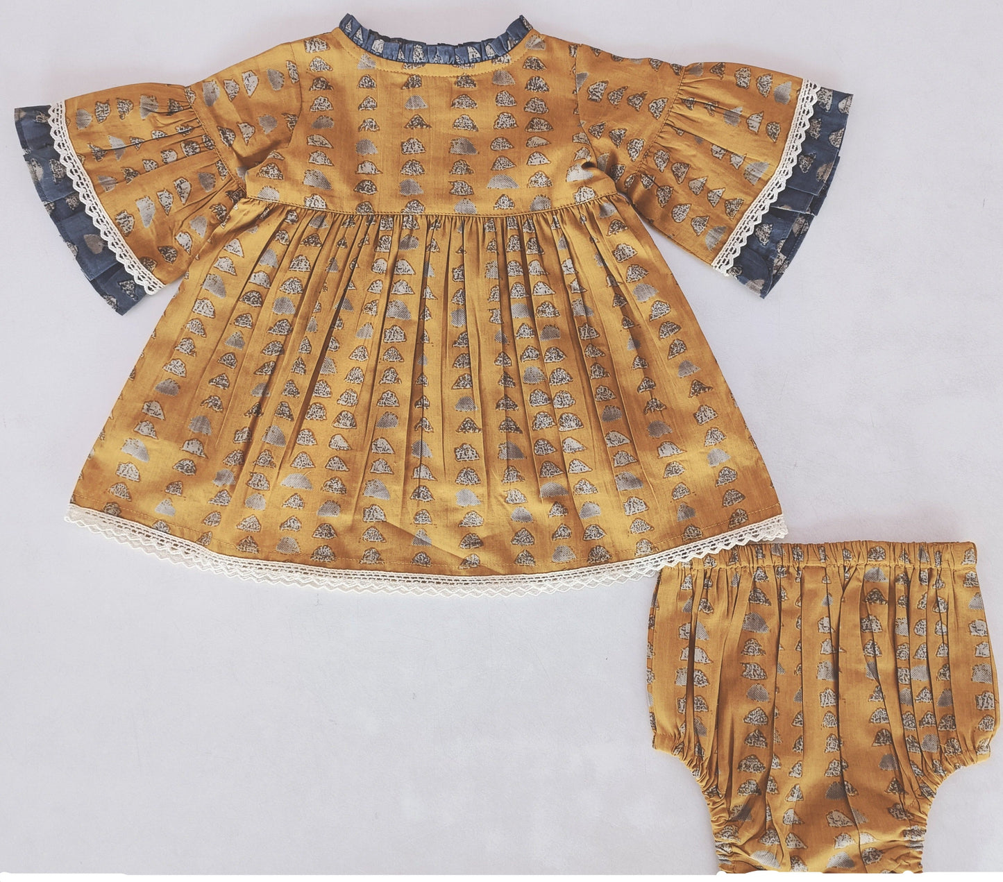 Printed Bell-Sleeves Neck Ruffle Dress & Diaper Cover Set