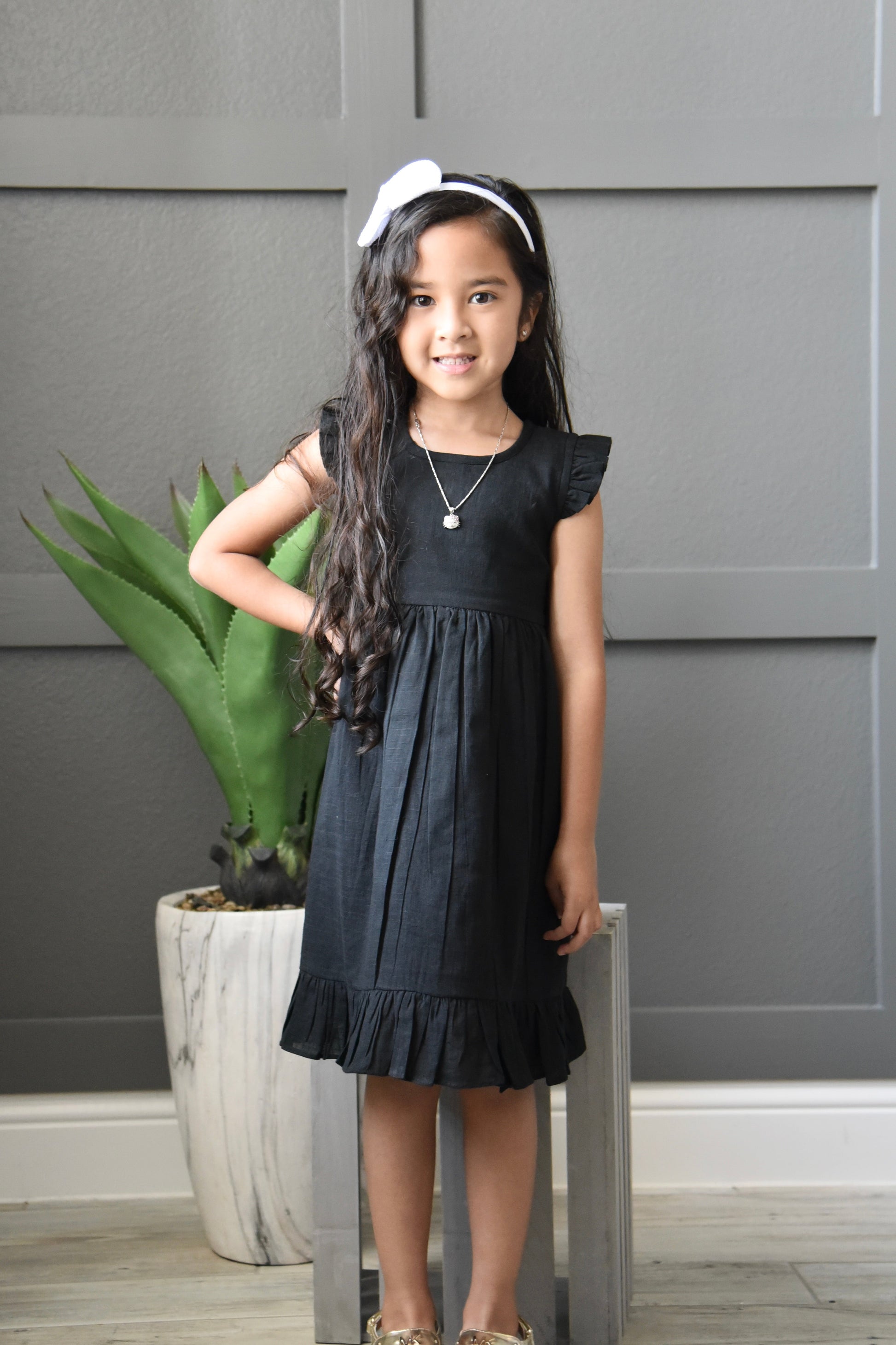 Black Angel-Sleeves Shift Dress Black Angel-Sleeves Shift Dress